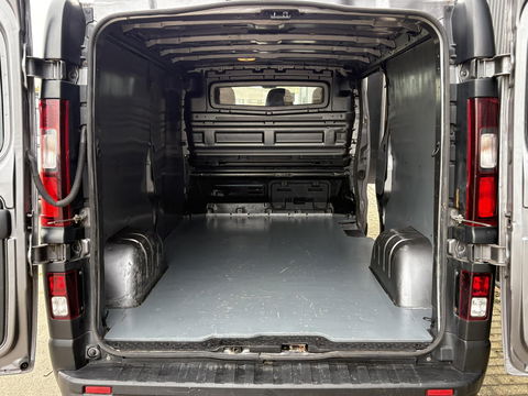 Renault Trafic 1.6 dCi 120pk T29 L2H1 MARGE | Leder | Sidesteps | Formula Sport |