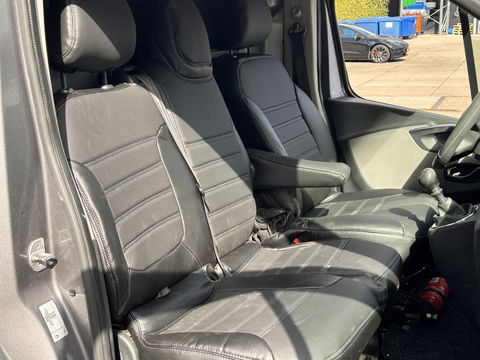 Renault Trafic 1.6 dCi 120pk T29 L2H1 MARGE | Leder | Sidesteps | Formula Sport |