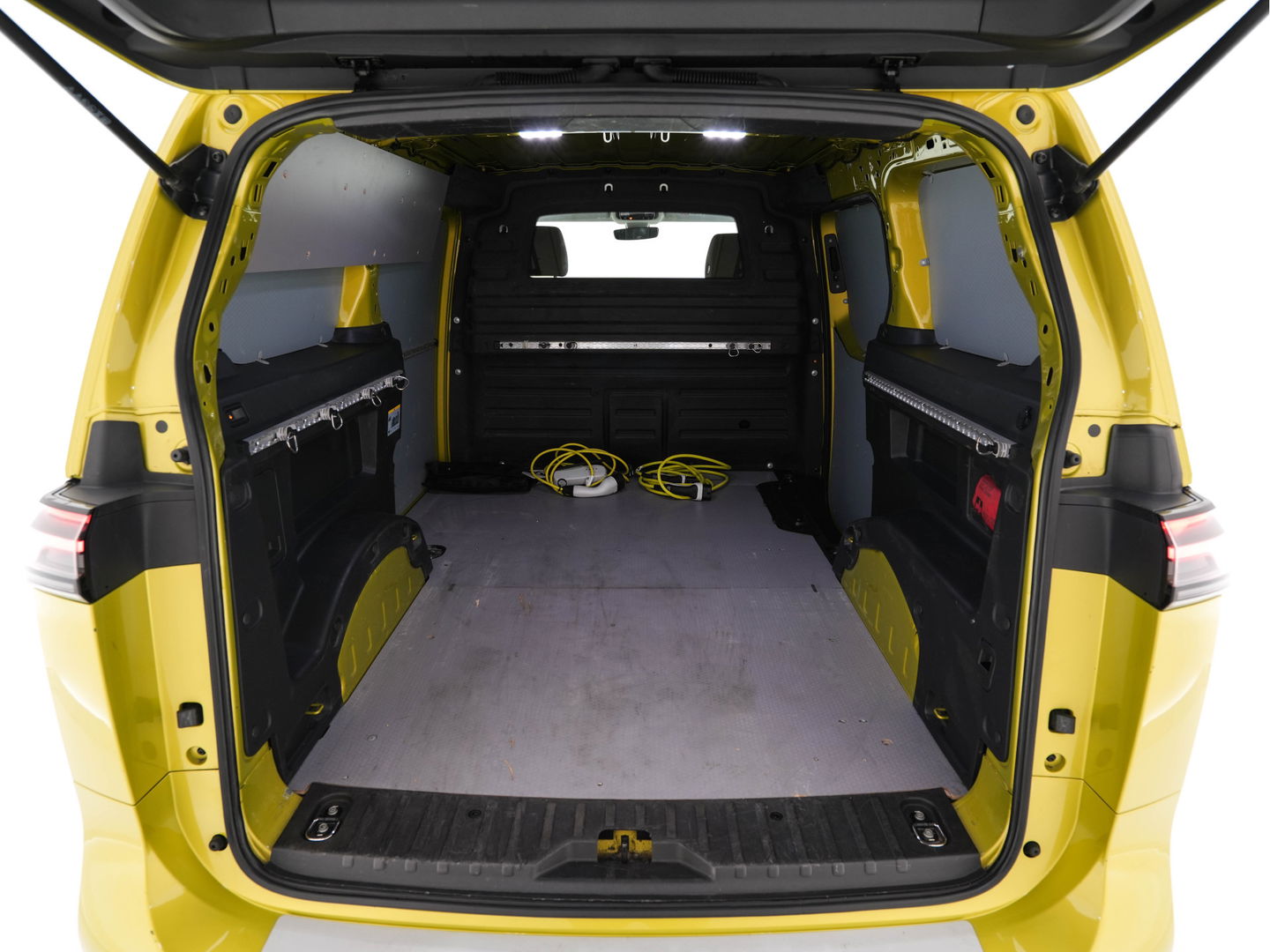 Volkswagen ID. Buzz Cargo 77 kWh [ 3-Fase ] {SOH-90%} *FULL-LED | ADAPTIVE-CRUISE | LANE-ASSIST | KEYLESS | DAB+ | CAMERA | DIGI-COCKPIT | NAVI-FULLMAP | HEATED-COMFORTSEATS | CCS-FASTLOADER | LANE-ASSIST | TOWBAR | 20"ALU*