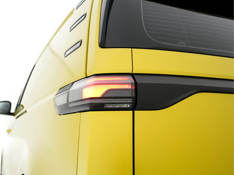 Volkswagen ID. Buzz Cargo 77 kWh [ 3-Fase ] {SOH-90%} *FULL-LED | ADAPTIVE-CRUISE | LANE-ASSIST | KEYLESS | DAB+ | CAMERA | DIGI-COCKPIT | NAVI-FULLMAP | HEATED-COMFORTSEATS | CCS-FASTLOADER | LANE-ASSIST | TOWBAR | 20"ALU*