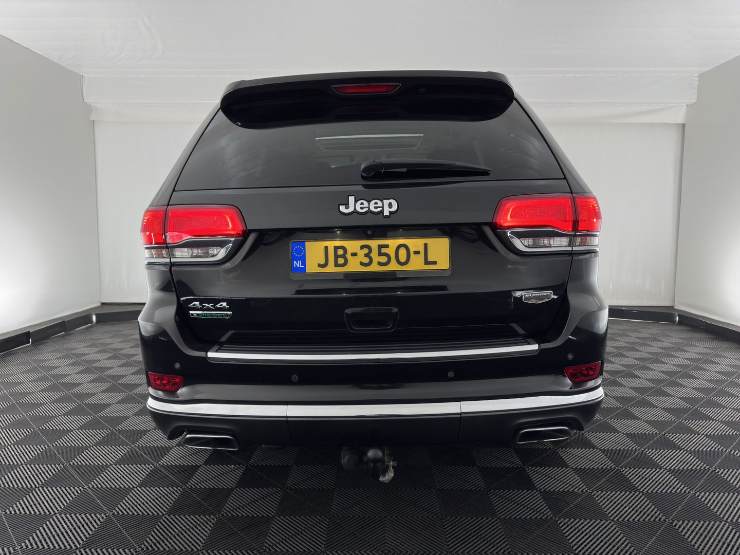 Jeep Grand Cherokee 3.0 CRD Summit Aut. *PANO | FULL-LEATHER | XENON | DIGI-COCKPIT | AIR-SUSPENSION | BLIND-SPOT | ADAPTIVE-CRUISE | MEMORY-PACK | CAMERA | KEYLESS | NAVI-FULLMAP | TOWBAR | COMFORT-SEATS | SHIFT-PADDLES | DAB