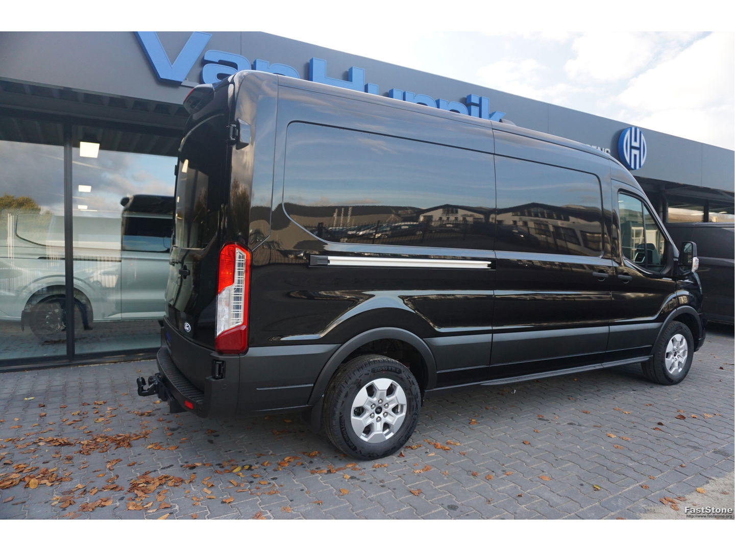Ford Transit 350L L3H2 Limited AUT-10 RWD 165PK BPM VRIJ Navi, Adap. Cruise, 360° Cam, 3.5T Trekhaak!! NR. A199