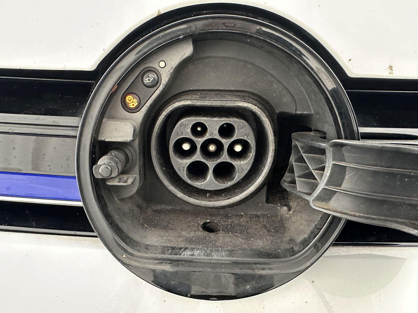 Volkswagen Golf 1.4 TSI GTE Executive-Plus-Pack Aut. *PANO | FULL-LED | LUXURY-LEATHER | LANE-ASSIST | BLIND-SPOT | ADAPTIVE-CRUISE | CAMERA | DAB | NAVI-FULLMAP | ECC | SHIFT-PADDLES | PDC | HEATED-SPORTSEATS | PRIVACY-GLASS | 18"ALU*