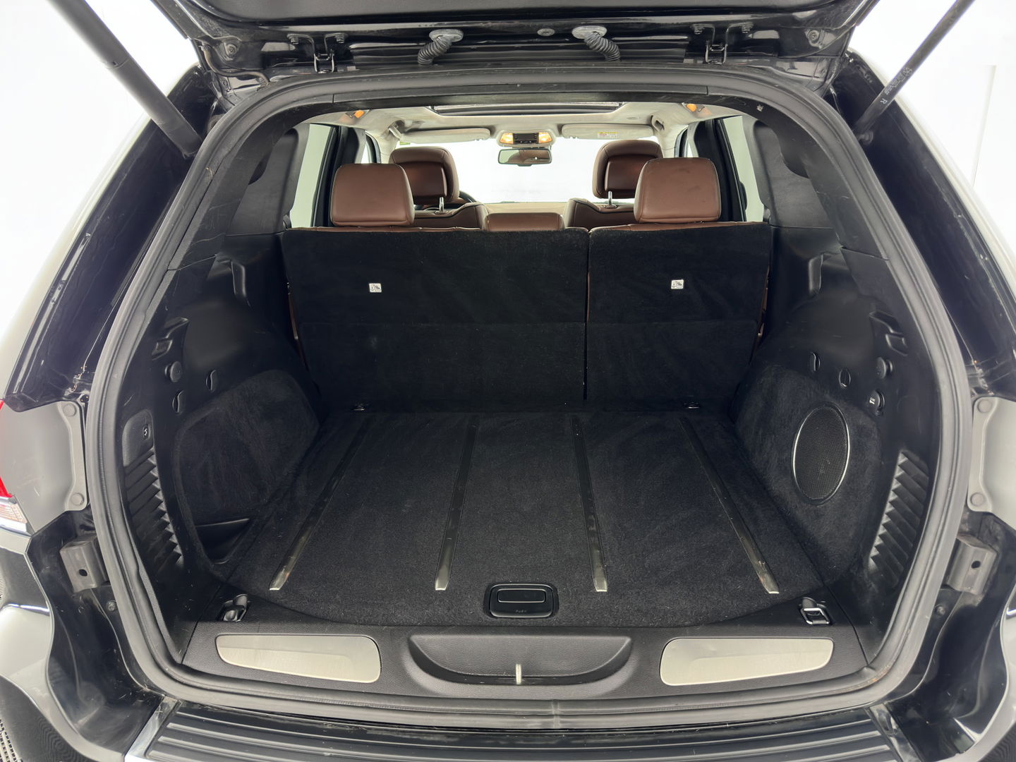 Jeep Grand Cherokee 3.0 CRD Summit Aut. *PANO | FULL-LEATHER | XENON | DIGI-COCKPIT | AIR-SUSPENSION | BLIND-SPOT | ADAPTIVE-CRUISE | MEMORY-PACK | CAMERA | KEYLESS | NAVI-FULLMAP | TOWBAR | COMFORT-SEATS | SHIFT-PADDLES | DAB