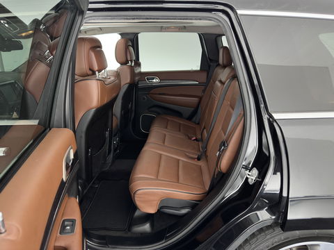 Jeep Grand Cherokee 3.0 CRD Summit Aut. *PANO | FULL-LEATHER | XENON | DIGI-COCKPIT | AIR-SUSPENSION | BLIND-SPOT | ADAPTIVE-CRUISE | MEMORY-PACK | CAMERA | KEYLESS | NAVI-FULLMAP | TOWBAR | COMFORT-SEATS | SHIFT-PADDLES | DAB