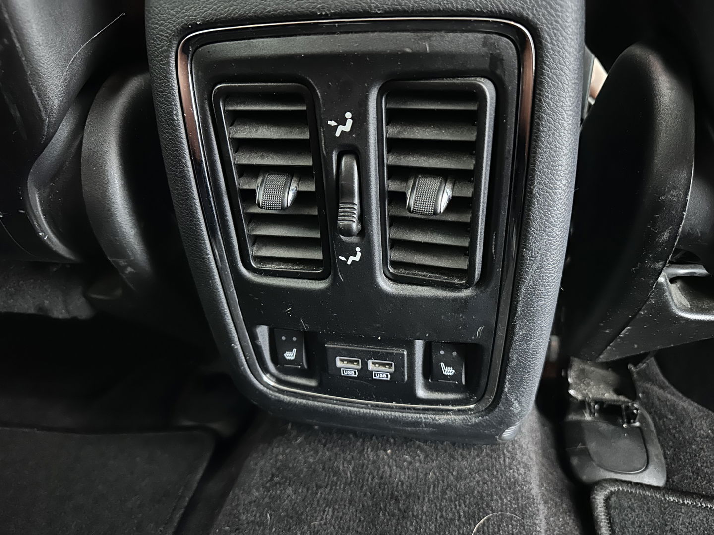 Jeep Grand Cherokee 3.0 CRD Summit Aut. *PANO | FULL-LEATHER | XENON | DIGI-COCKPIT | AIR-SUSPENSION | BLIND-SPOT | ADAPTIVE-CRUISE | MEMORY-PACK | CAMERA | KEYLESS | NAVI-FULLMAP | TOWBAR | COMFORT-SEATS | SHIFT-PADDLES | DAB