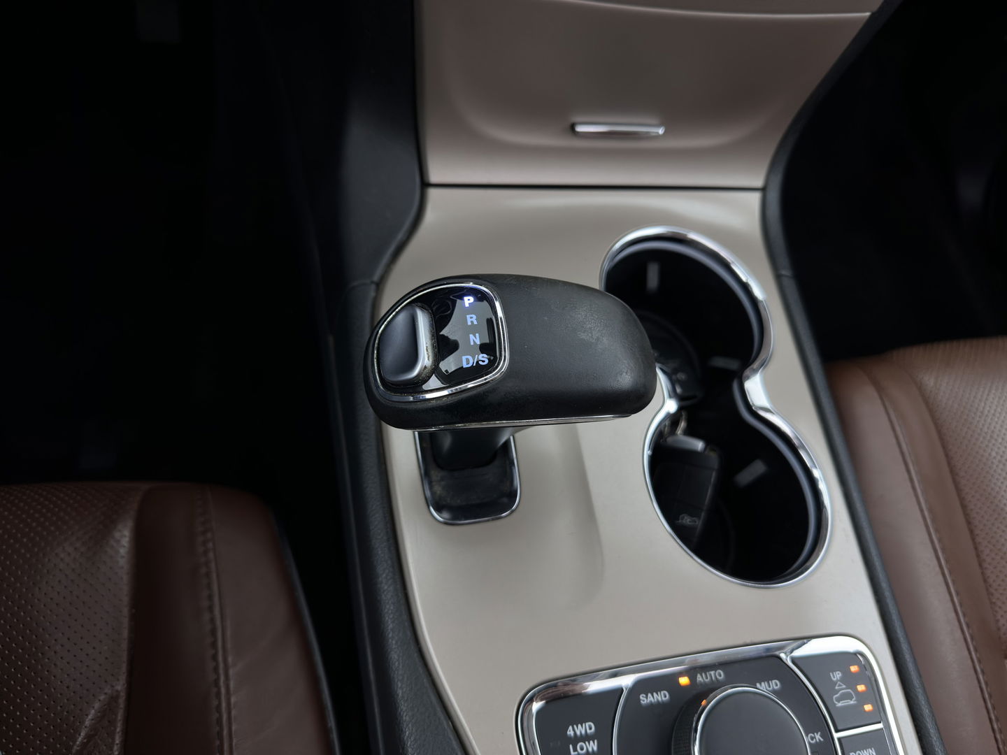 Jeep Grand Cherokee 3.0 CRD Summit Aut. *PANO | FULL-LEATHER | XENON | DIGI-COCKPIT | AIR-SUSPENSION | BLIND-SPOT | ADAPTIVE-CRUISE | MEMORY-PACK | CAMERA | KEYLESS | NAVI-FULLMAP | TOWBAR | COMFORT-SEATS | SHIFT-PADDLES | DAB