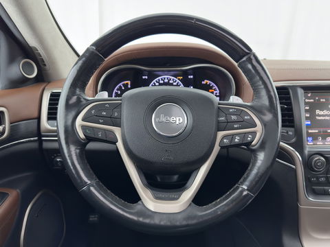 Jeep Grand Cherokee 3.0 CRD Summit Aut. *PANO | FULL-LEATHER | XENON | DIGI-COCKPIT | AIR-SUSPENSION | BLIND-SPOT | ADAPTIVE-CRUISE | MEMORY-PACK | CAMERA | KEYLESS | NAVI-FULLMAP | TOWBAR | COMFORT-SEATS | SHIFT-PADDLES | DAB