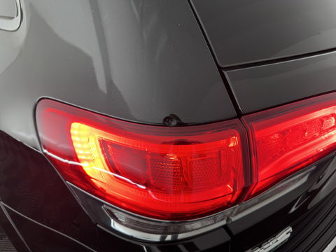 Jeep Grand Cherokee 3.0 CRD Summit Aut. *PANO | FULL-LEATHER | XENON | DIGI-COCKPIT | AIR-SUSPENSION | BLIND-SPOT | ADAPTIVE-CRUISE | MEMORY-PACK | CAMERA | KEYLESS | NAVI-FULLMAP | TOWBAR | COMFORT-SEATS | SHIFT-PADDLES | DAB