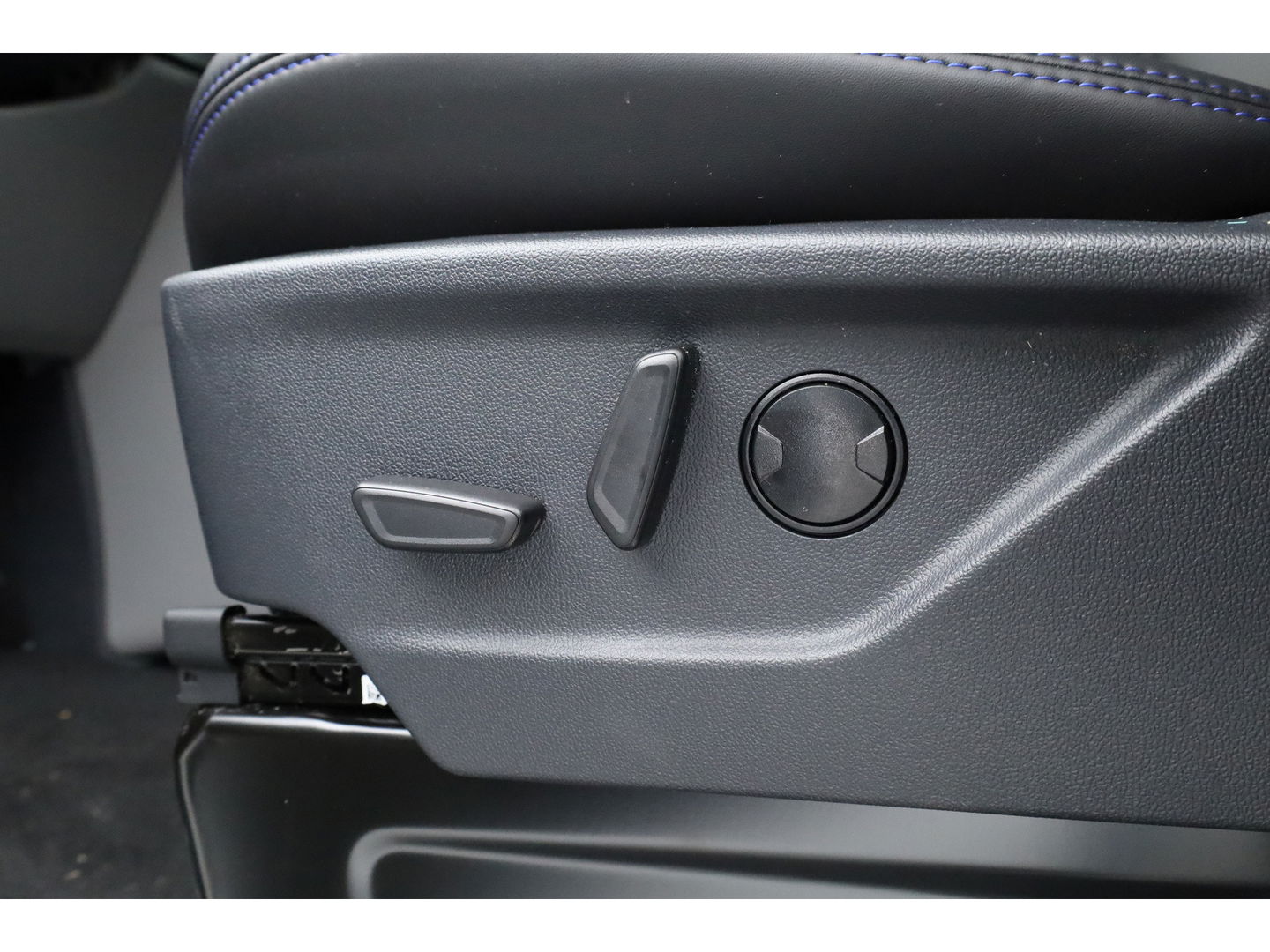 Ford Transit Custom 320 2.5 PHEV L2H1 MS-RT DC | Voorraad | Elek. Trekhaak  | 19'' | Kuipstoelen | Cruise