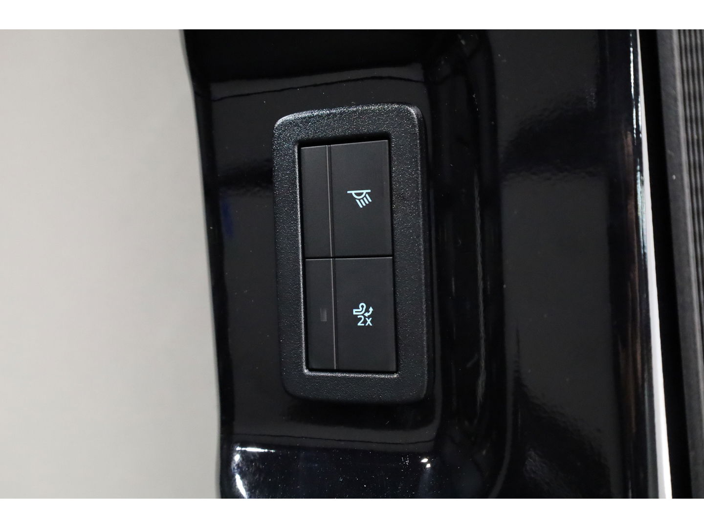 Ford Transit Custom 320 2.5 PHEV L2H1 MS-RT DC | Voorraad | Elek. Trekhaak  | 19'' | Kuipstoelen | Cruise