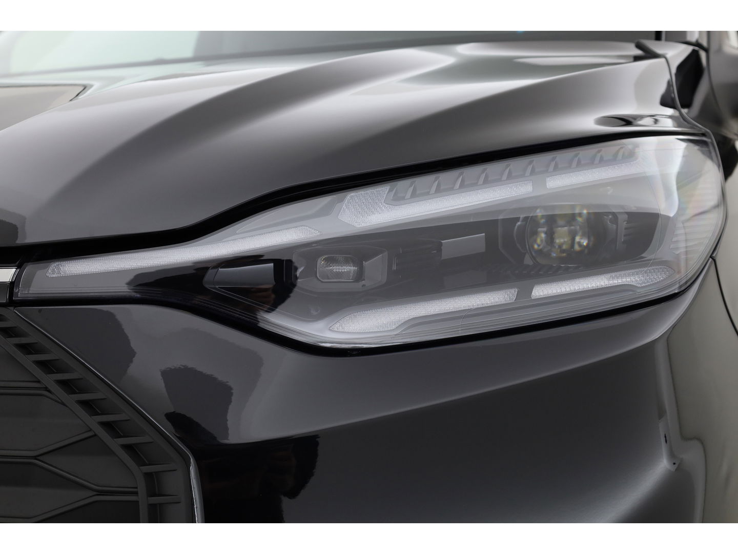 Ford Transit Custom 320 2.5 PHEV L2H1 MS-RT DC | Voorraad | Elek. Trekhaak  | 19'' | Kuipstoelen | Cruise