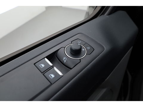 Ford Transit Custom 320 2.5 PHEV L2H1 MS-RT DC | Voorraad | Elek. Trekhaak  | 19'' | Kuipstoelen | Cruise