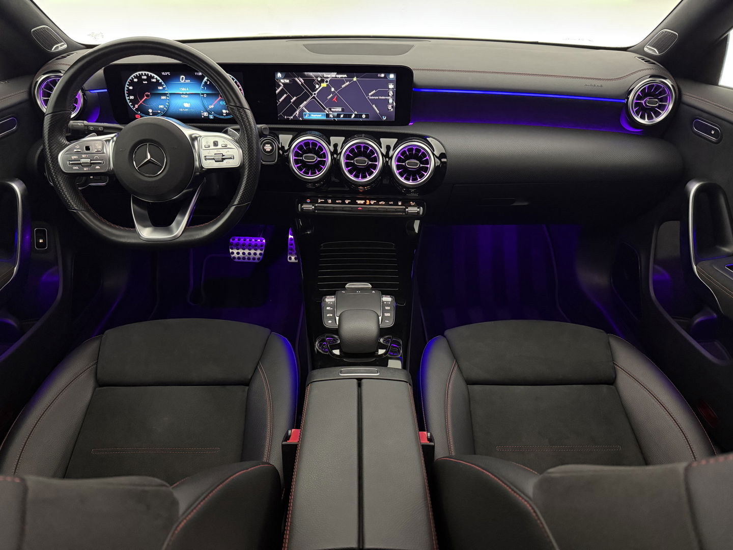 Mercedes-Benz CLA-Klasse Shooting brake 250 e AMG Night | Pano | Sfeerverl. | Burmester | Virtual | Camera | Trekh. | Carplay | Adaptive Cruise