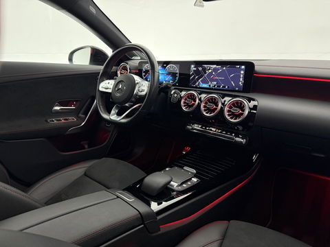 Mercedes-Benz CLA-Klasse Shooting brake 250 e AMG Night | Pano | Sfeerverl. | Burmester | Virtual | Camera | Trekh. | Carplay | Adaptive Cruise