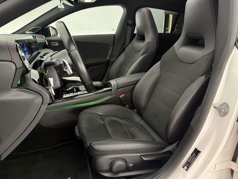 Mercedes-Benz CLA-Klasse Shooting brake 250 e AMG Night | Pano | Sfeerverl. | Burmester | Virtual | Camera | Trekh. | Carplay | Adaptive Cruise