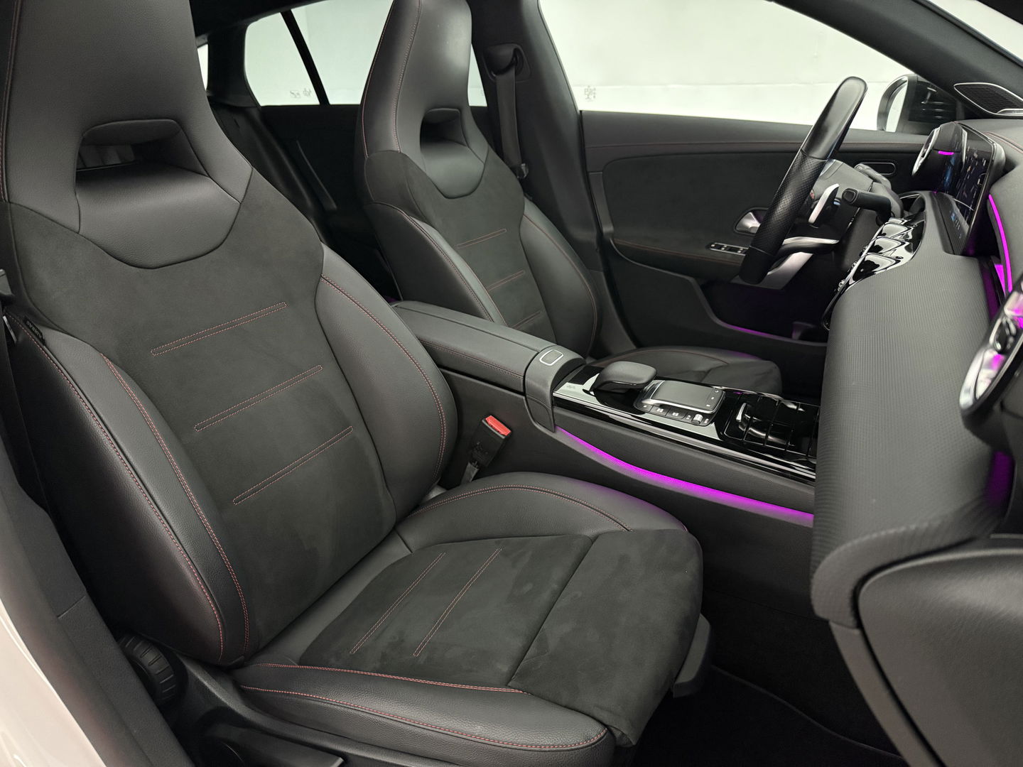 Mercedes-Benz CLA-Klasse Shooting brake 250 e AMG Night | Pano | Sfeerverl. | Burmester | Virtual | Camera | Trekh. | Carplay | Adaptive Cruise