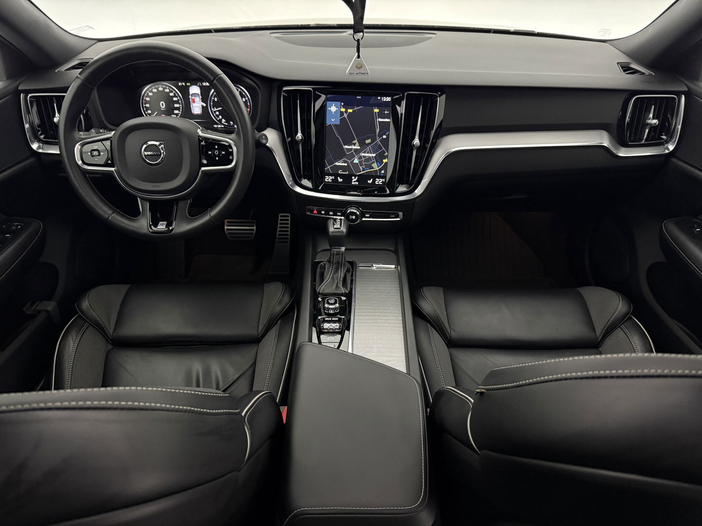 Volvo V60 2.0 T4 R-Design | 191PK | Pano |  LED | Virtual | Memory | Stoelverw. | Camera | Carplay | Cruise