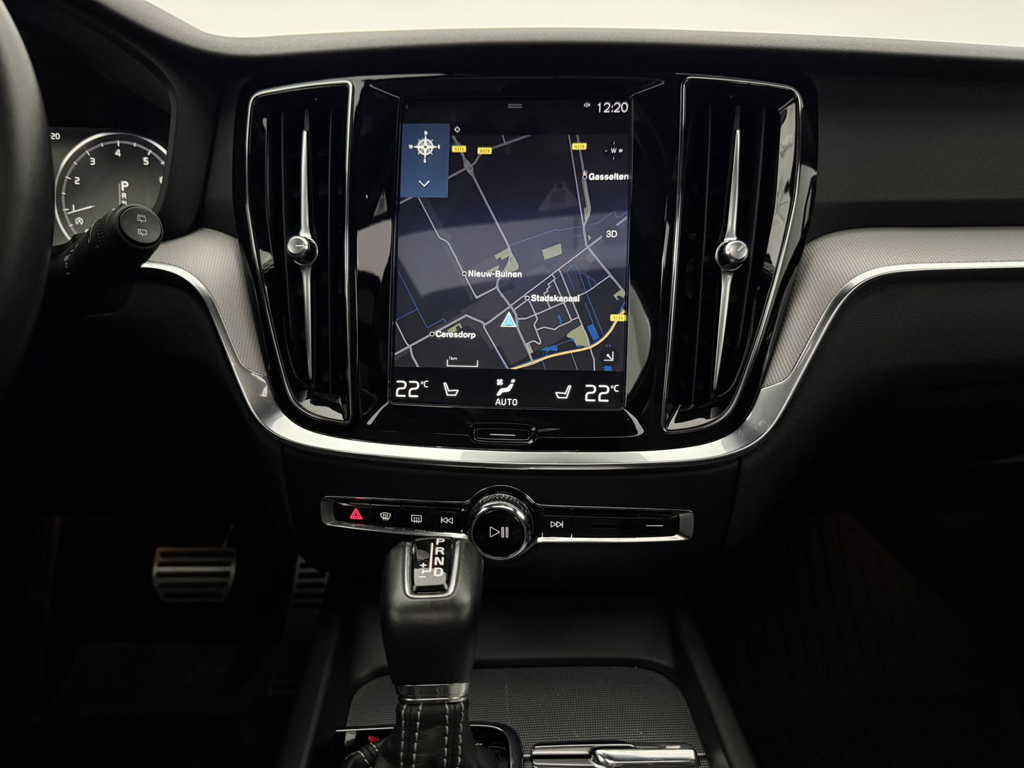 Volvo V60 2.0 T4 R-Design | 191PK | Pano |  LED | Virtual | Memory | Stoelverw. | Camera | Carplay | Cruise