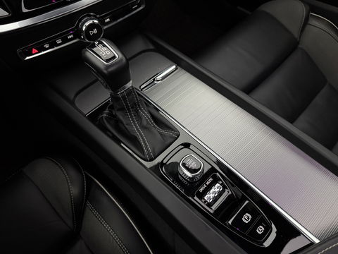 Volvo V60 2.0 T4 R-Design | 191PK | Pano |  LED | Virtual | Memory | Stoelverw. | Camera | Carplay | Cruise