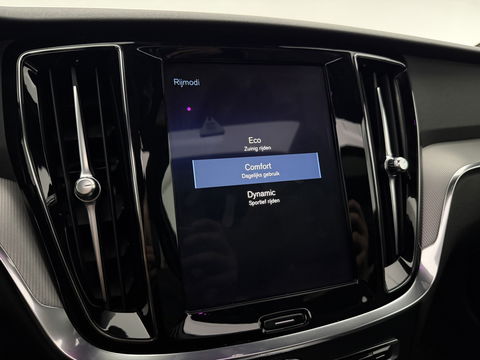 Volvo V60 2.0 T4 R-Design | 191PK | Pano |  LED | Virtual | Memory | Stoelverw. | Camera | Carplay | Cruise