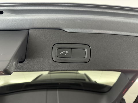 Volvo V60 2.0 T4 R-Design | 191PK | Pano |  LED | Virtual | Memory | Stoelverw. | Camera | Carplay | Cruise