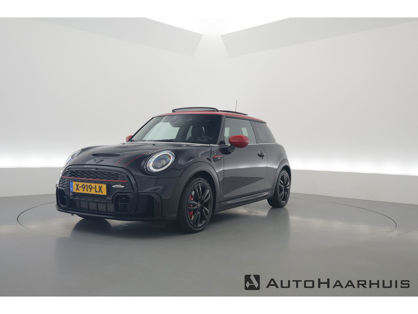 MINI Mini 2.0 John Cooper Works JCW Pack 230pk | Pano | HUD | Harman Kardon | Adapt. Cruise | Stoel- Stuurverw. | Camera