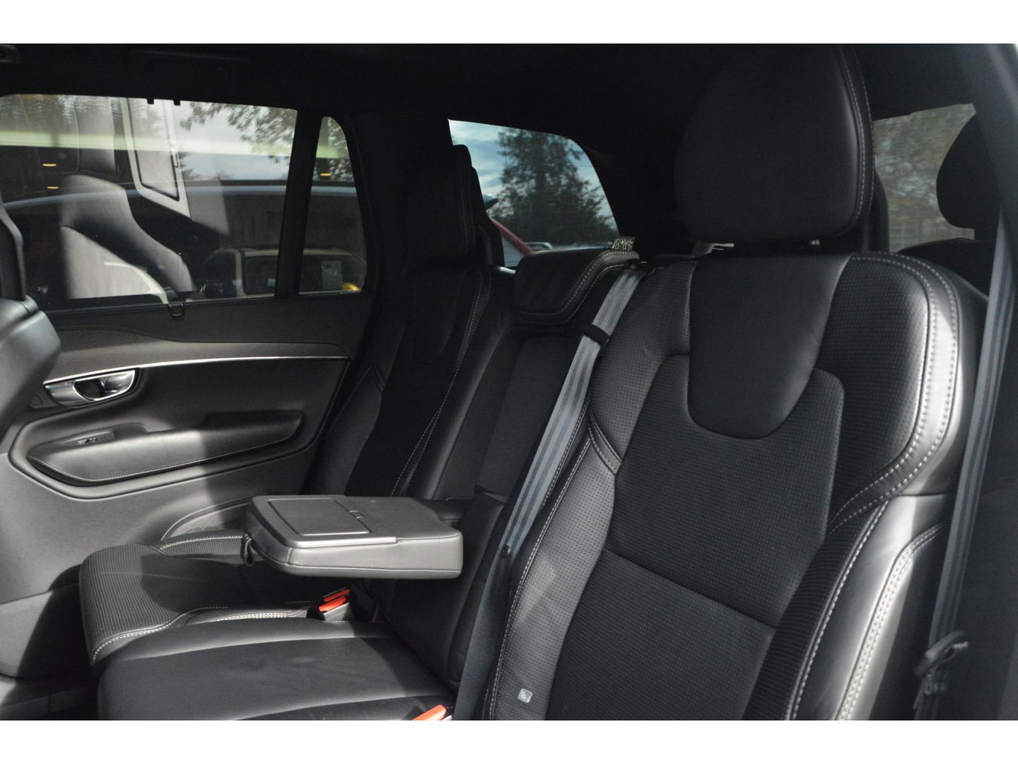 Volvo XC90 T8 Hybride R-Design | Carbon interieur | Massage stoelen | Panoramadak | 360 Camera | Head-Up Display |