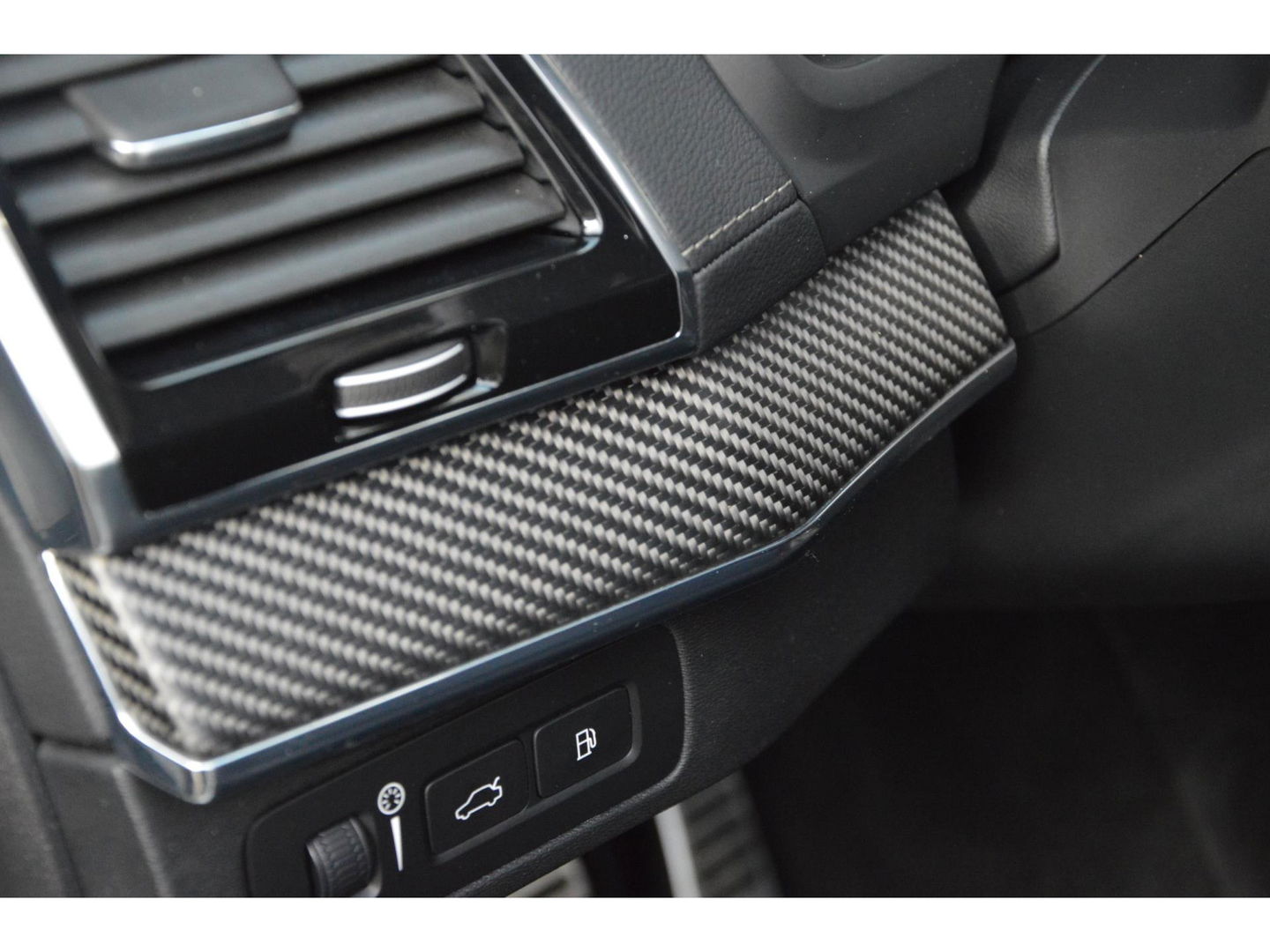 Volvo XC90 T8 Hybride R-Design | Carbon interieur | Massage stoelen | Panoramadak | 360 Camera | Head-Up Display |