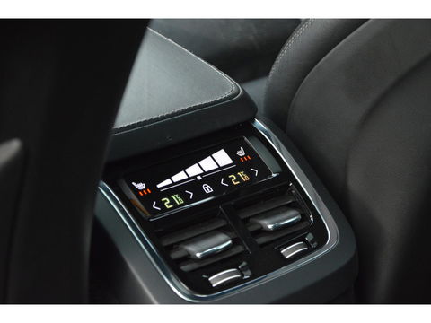 Volvo XC90 T8 Hybride R-Design | Carbon interieur | Massage stoelen | Panoramadak | 360 Camera | Head-Up Display |