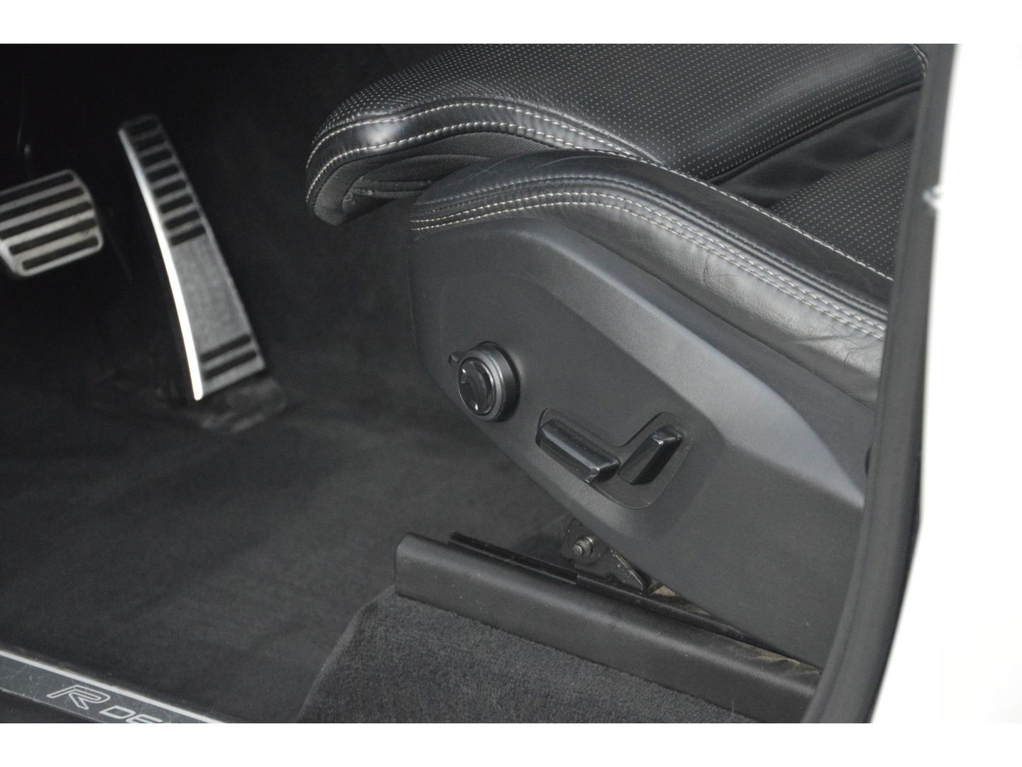 Volvo XC90 T8 Hybride R-Design | Carbon interieur | Massage stoelen | Panoramadak | 360 Camera | Head-Up Display |