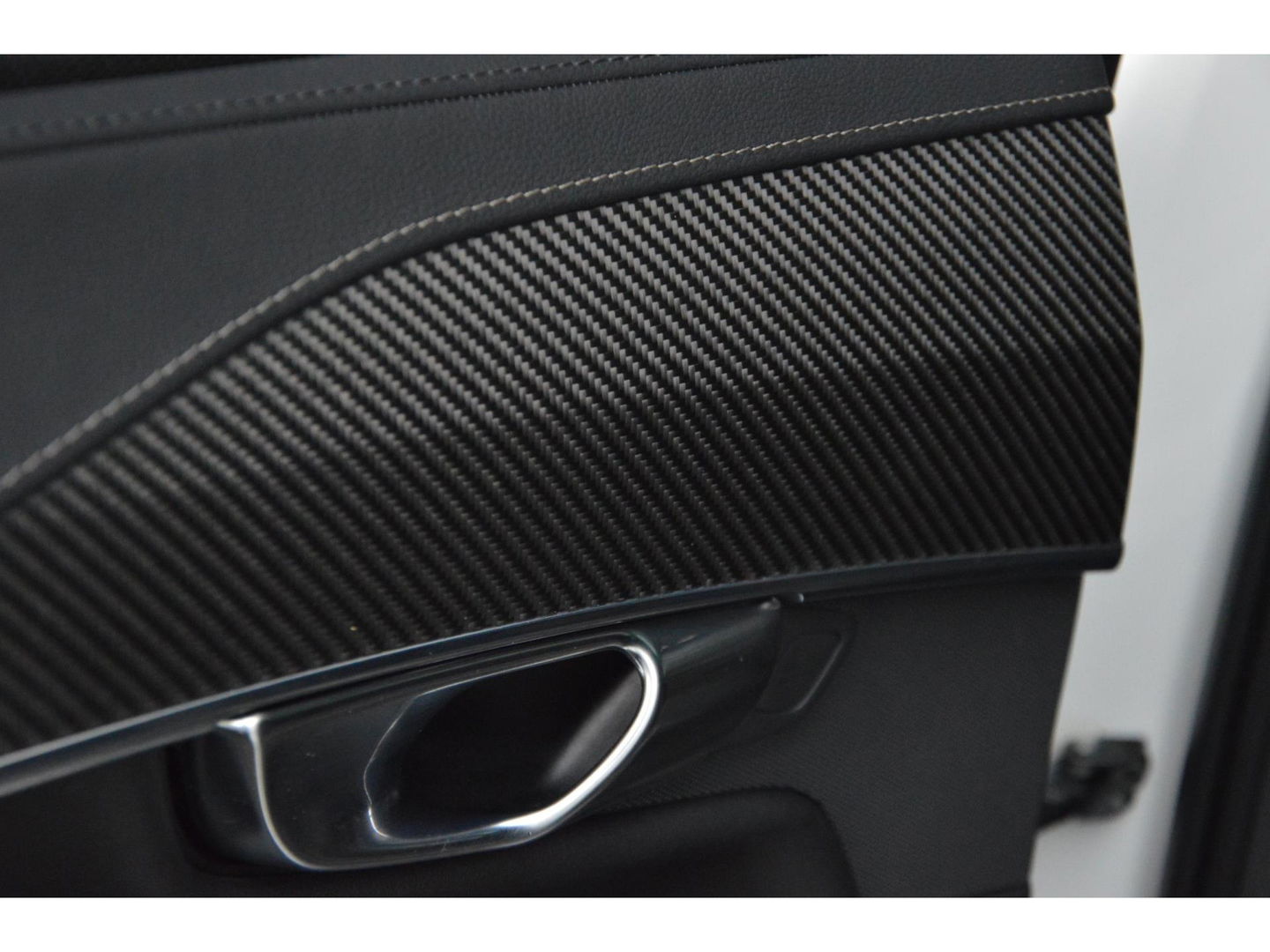 Volvo XC90 T8 Hybride R-Design | Carbon interieur | Massage stoelen | Panoramadak | 360 Camera | Head-Up Display |