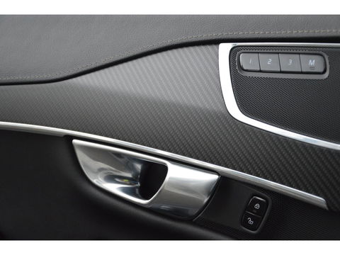Volvo XC90 T8 Hybride R-Design | Carbon interieur | Massage stoelen | Panoramadak | 360 Camera | Head-Up Display |