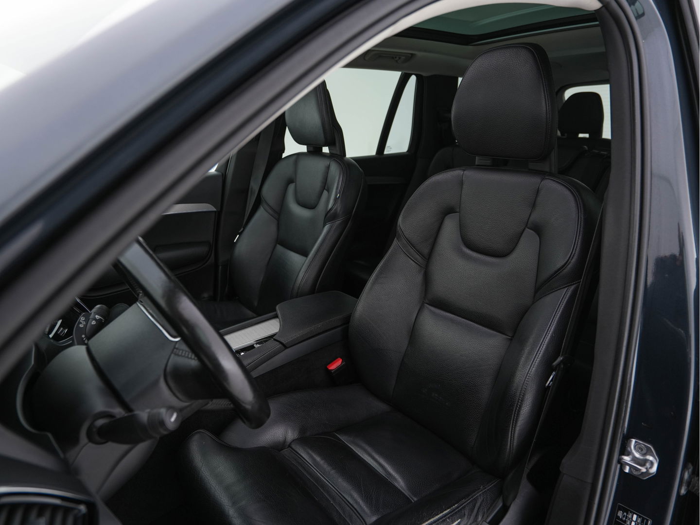 Volvo XC90 2.0 T8 Twin Engine Inscription AWD { 7-Pers } (INCL-BTW) Aut. *PANO | NAPPA-LEATHER | FULL-LED | MEMORY-PACK | KEYLESS | DAB | NAVI-FULLMAP | CAMERA | DIGI-COCKPIT | SPORT-SEATS | 22"ALU*