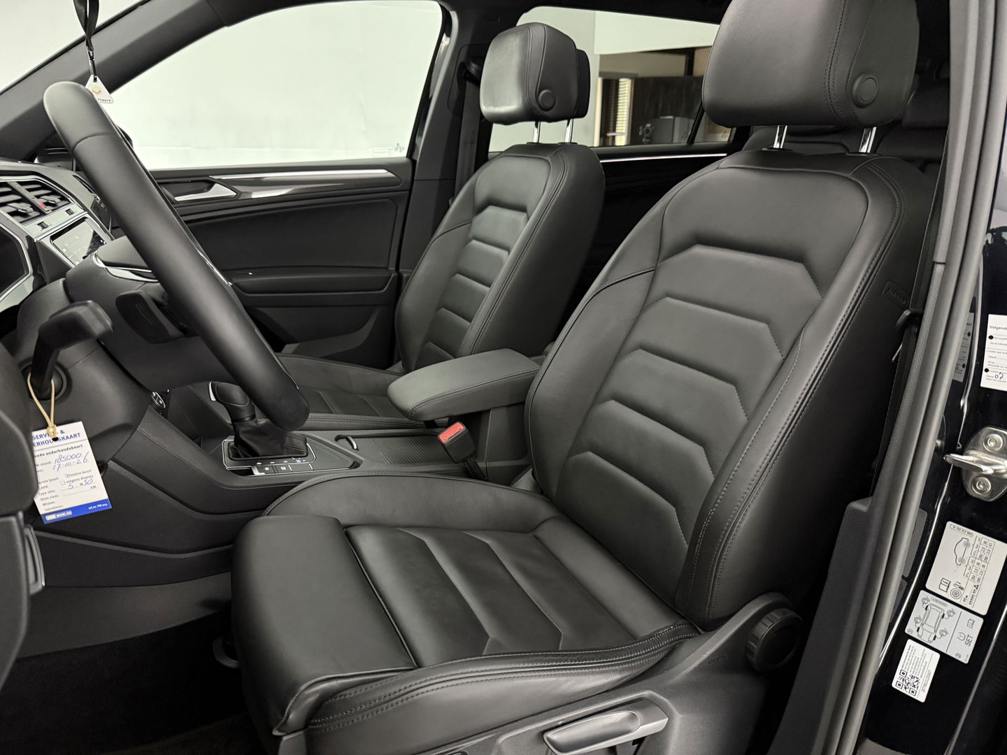 Volkswagen Tiguan Allspace 1.5 TSI R-Line 7p. | Pano | Massage | Virtual | Camera | Trekh. | Carplay | Adaptive Cruise | Keyless | NAP