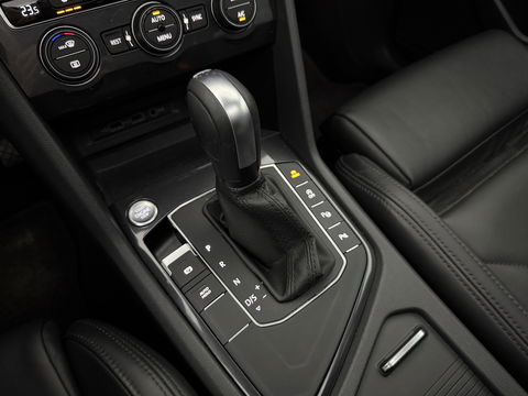 Volkswagen Tiguan Allspace 1.5 TSI R-Line 7p. | Pano | Massage | Virtual | Camera | Trekh. | Carplay | Adaptive Cruise | Keyless | NAP