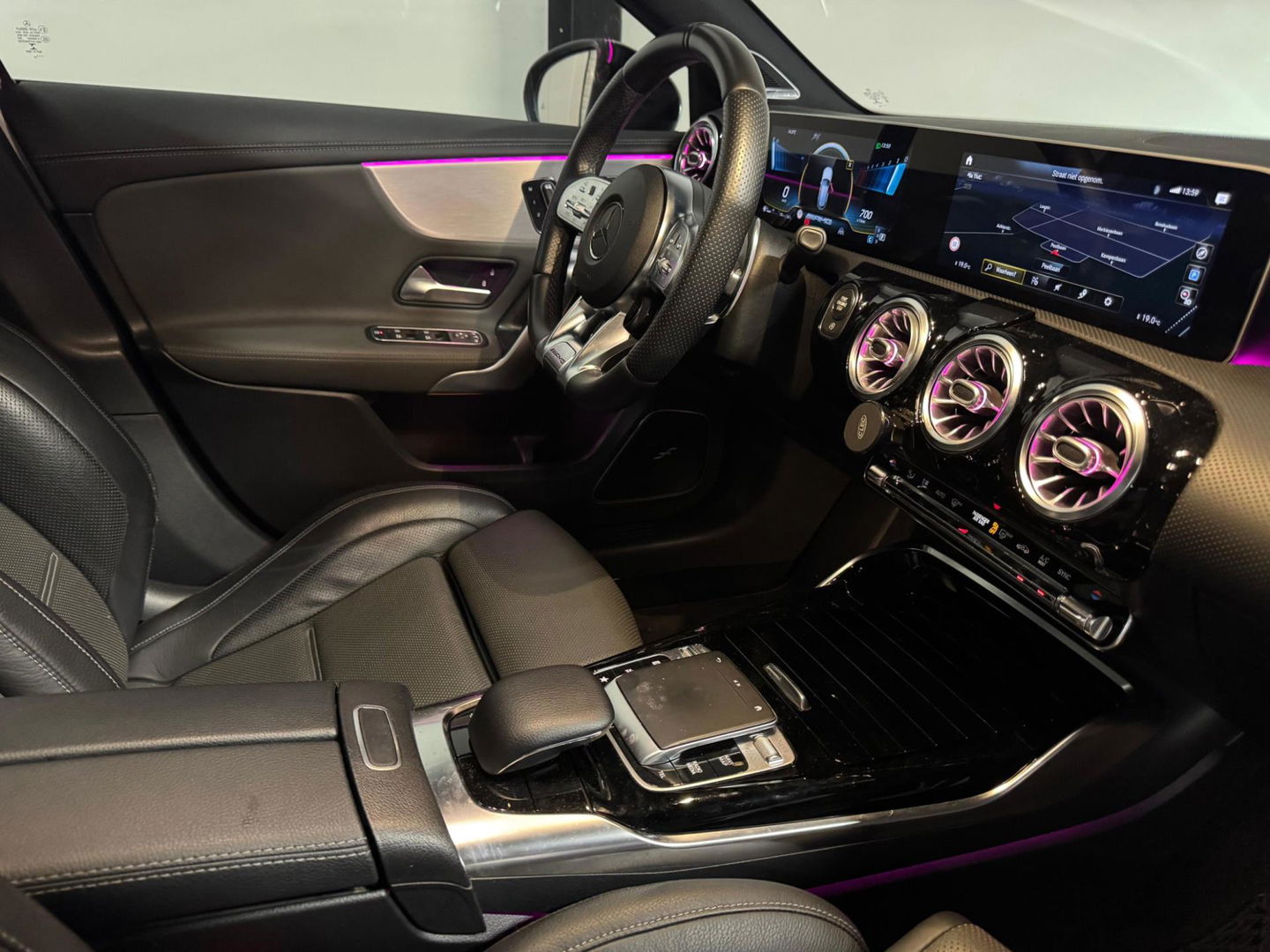 Mercedes-Benz A-Klasse AMG 35 4MATIC Edition 1 PANO KEYLESS