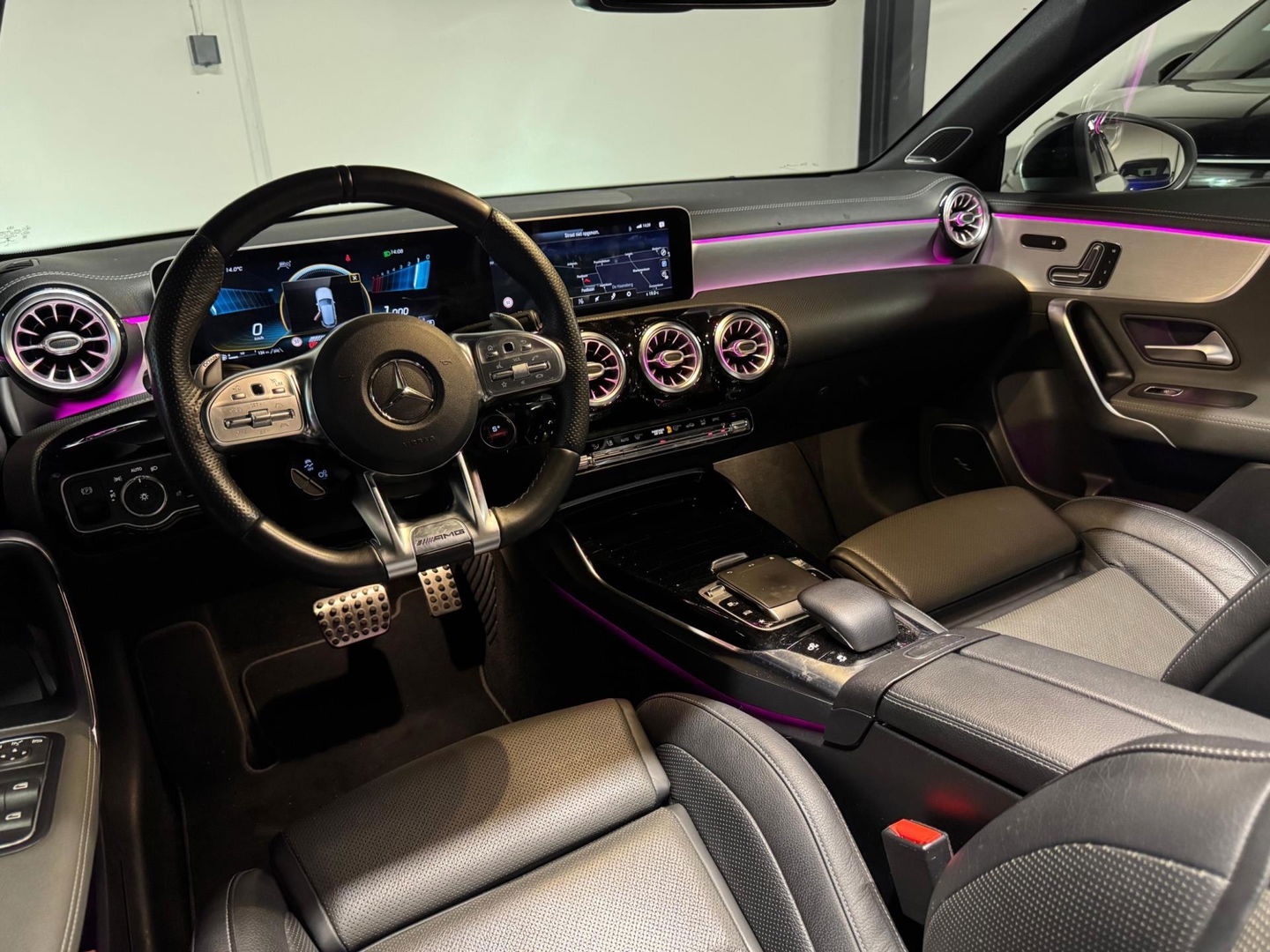 Mercedes-Benz A-Klasse AMG 35 4MATIC Edition 1 PANO KEYLESS