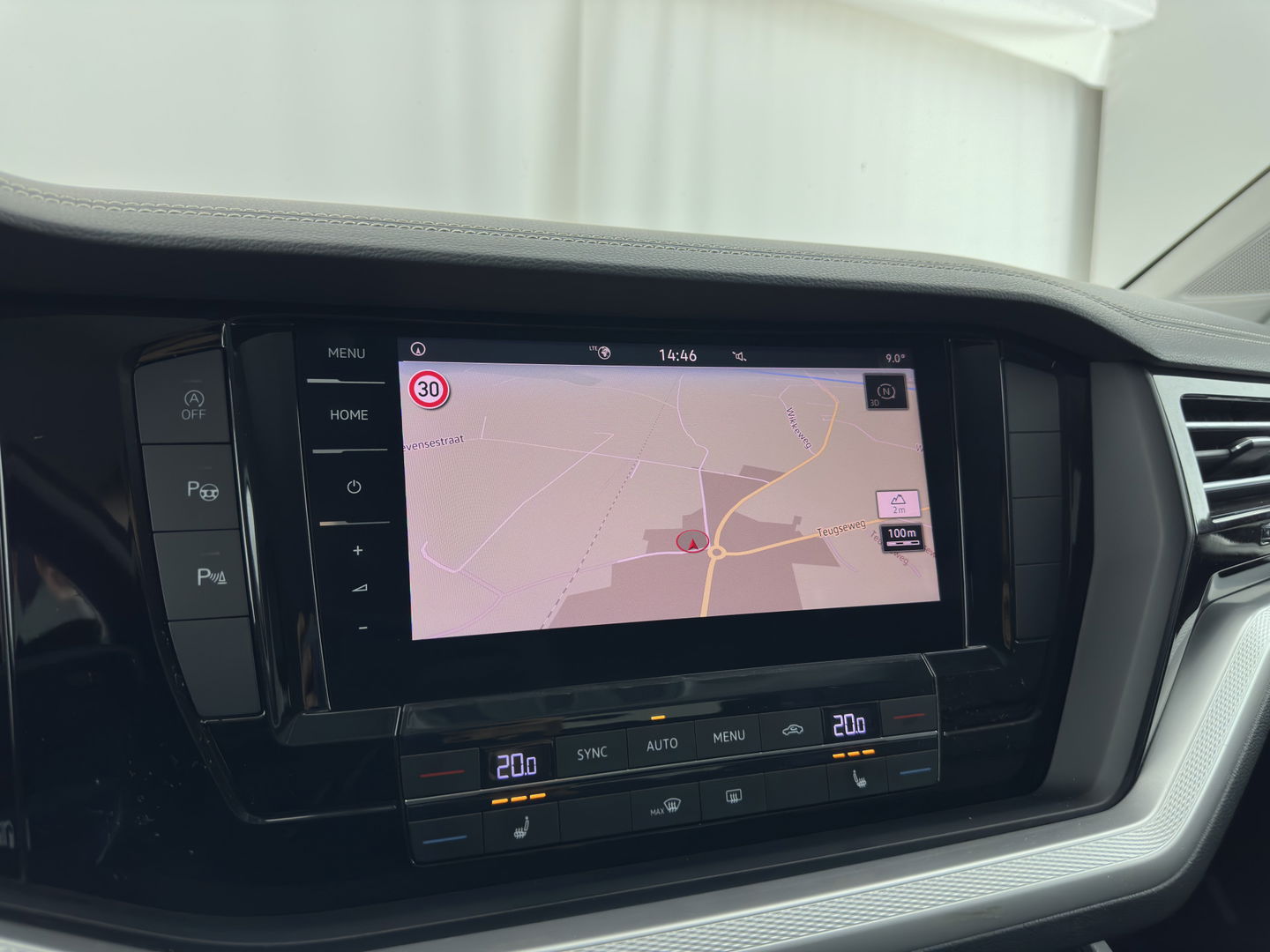 Volkswagen Touareg 3.0 TDI (INCL.BTW) Aut. *ADAPTIVE-CRUISE | LUXURY-LEATHER | FULL-LED | BLIND-SPOT | HEATED-COMFORTSEATS | AIR-SUSPENSION | KEYLESS | CAMERA | NAVI-FULLMAP | PRIVACY-GLASS | SHIFT-PADDLES | TOWBAR | 1