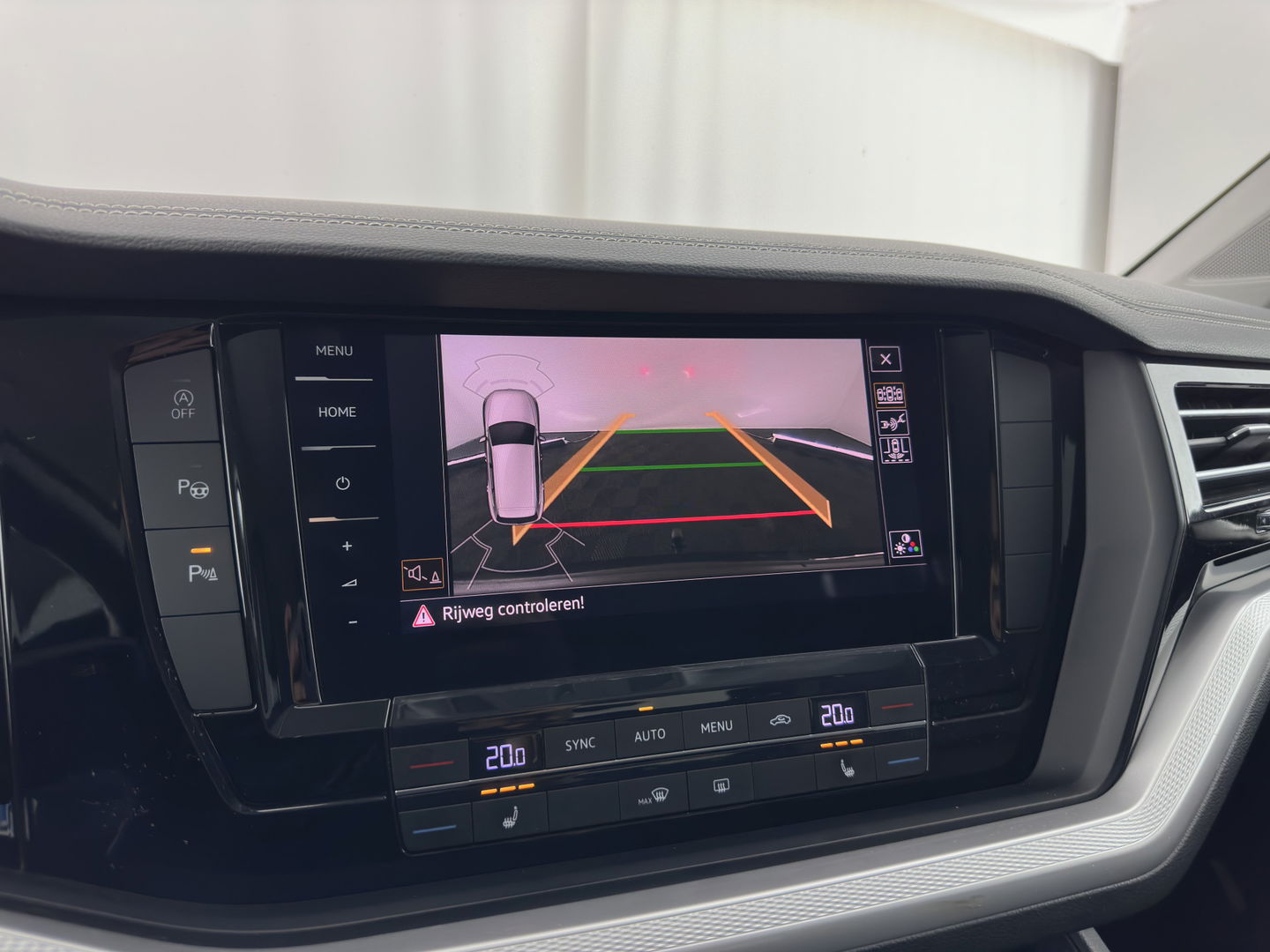 Volkswagen Touareg 3.0 TDI (INCL.BTW) Aut. *ADAPTIVE-CRUISE | LUXURY-LEATHER | FULL-LED | BLIND-SPOT | HEATED-COMFORTSEATS | AIR-SUSPENSION | KEYLESS | CAMERA | NAVI-FULLMAP | PRIVACY-GLASS | SHIFT-PADDLES | TOWBAR | 1