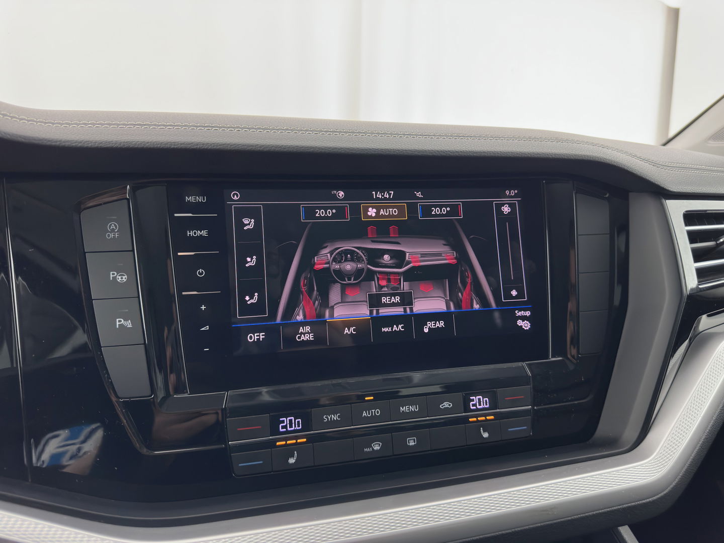 Volkswagen Touareg 3.0 TDI (INCL.BTW) Aut. *ADAPTIVE-CRUISE | LUXURY-LEATHER | FULL-LED | BLIND-SPOT | HEATED-COMFORTSEATS | AIR-SUSPENSION | KEYLESS | CAMERA | NAVI-FULLMAP | PRIVACY-GLASS | SHIFT-PADDLES | TOWBAR | 1