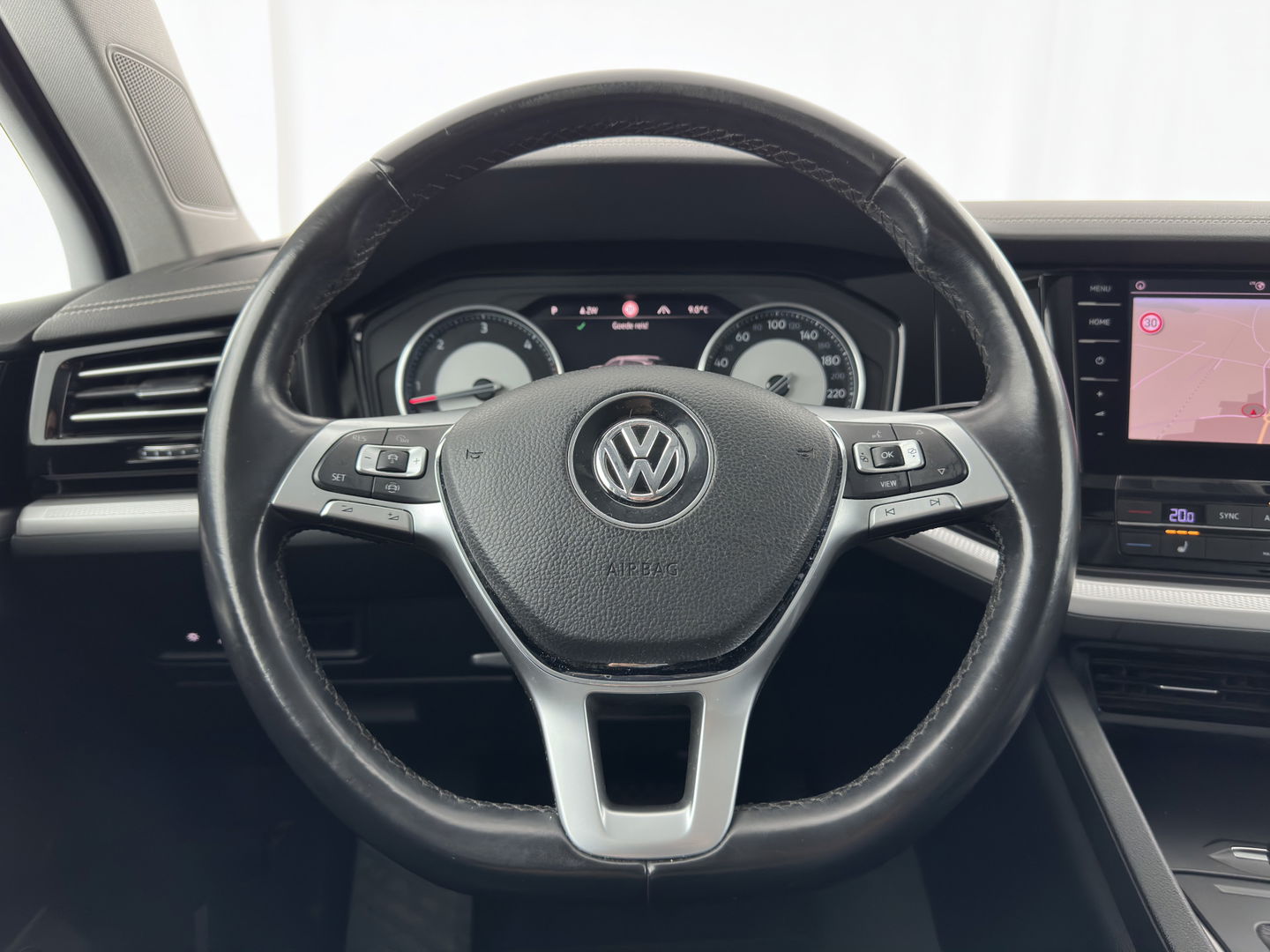 Volkswagen Touareg 3.0 TDI (INCL.BTW) Aut. *ADAPTIVE-CRUISE | LUXURY-LEATHER | FULL-LED | BLIND-SPOT | HEATED-COMFORTSEATS | AIR-SUSPENSION | KEYLESS | CAMERA | NAVI-FULLMAP | PRIVACY-GLASS | SHIFT-PADDLES | TOWBAR | 1
