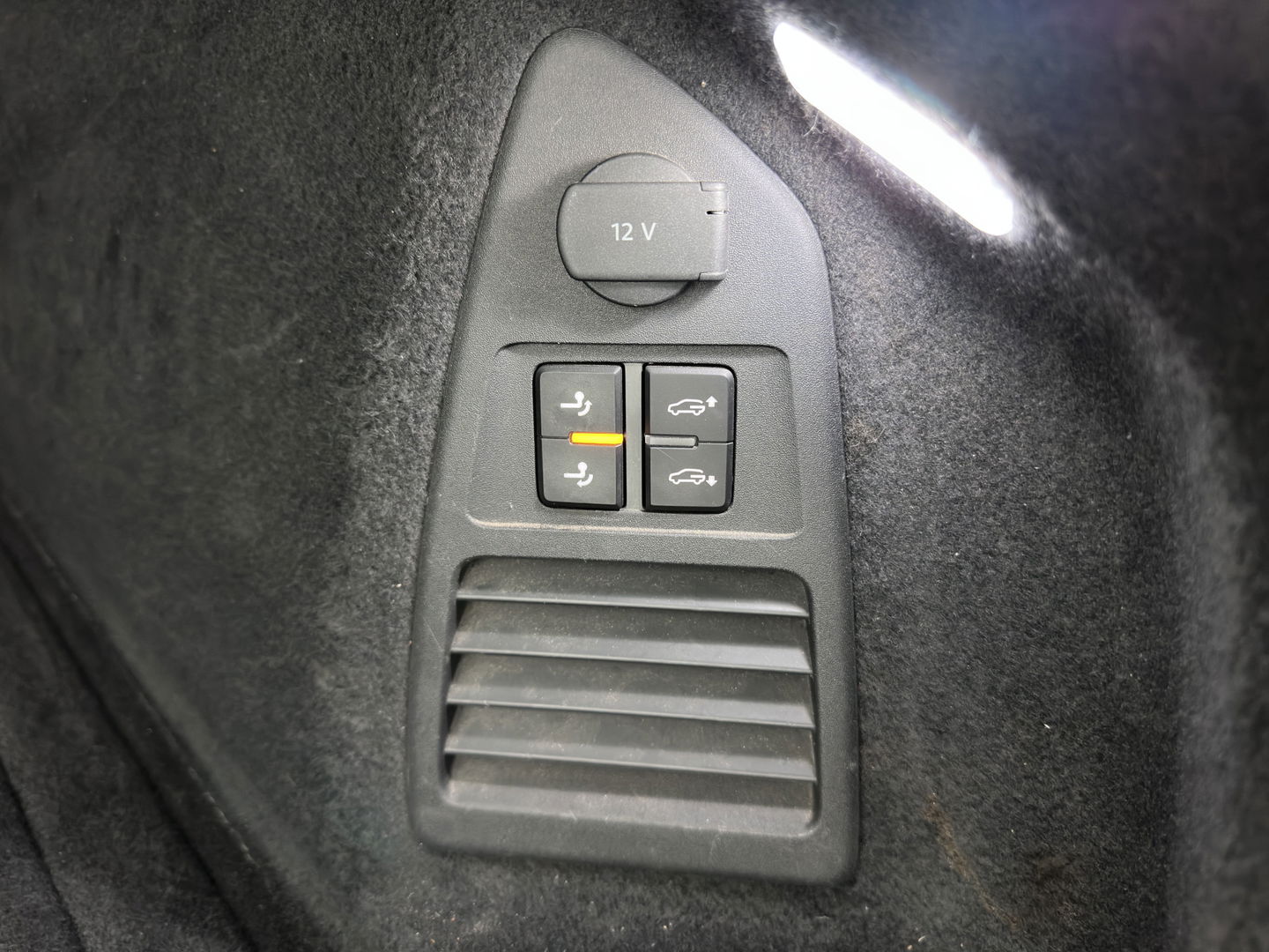 Volkswagen Touareg 3.0 TDI (INCL.BTW) Aut. *ADAPTIVE-CRUISE | LUXURY-LEATHER | FULL-LED | BLIND-SPOT | HEATED-COMFORTSEATS | AIR-SUSPENSION | KEYLESS | CAMERA | NAVI-FULLMAP | PRIVACY-GLASS | SHIFT-PADDLES | TOWBAR | 1