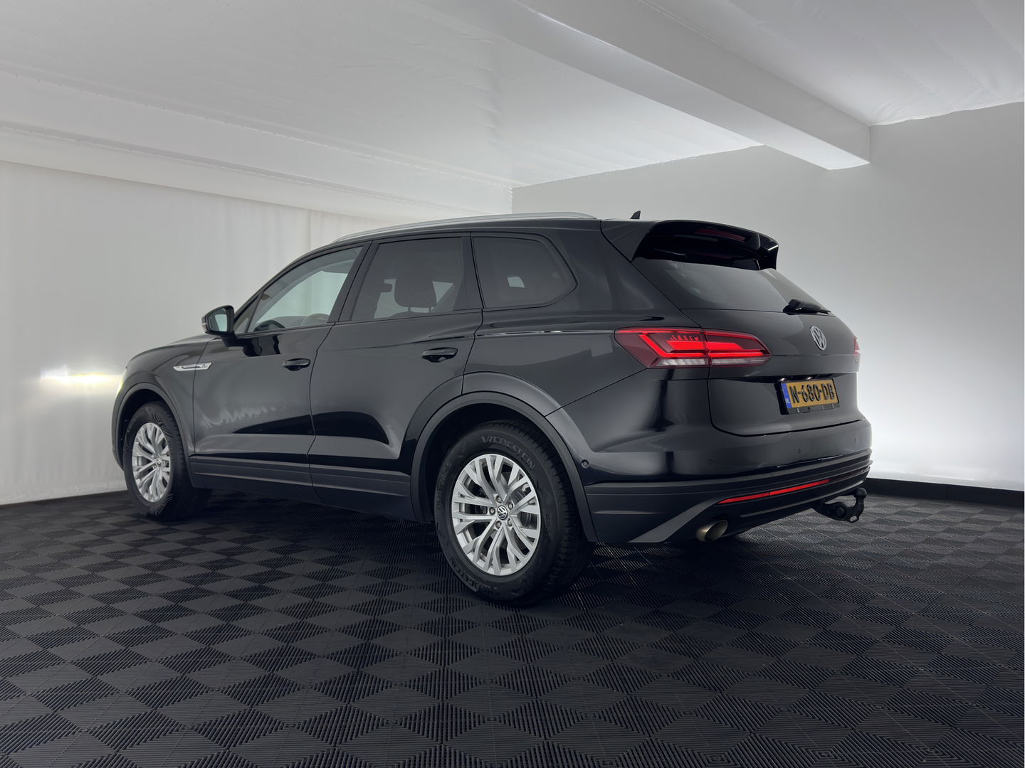 Volkswagen Touareg 3.0 TDI (INCL.BTW) Aut. *ADAPTIVE-CRUISE | LUXURY-LEATHER | FULL-LED | BLIND-SPOT | HEATED-COMFORTSEATS | AIR-SUSPENSION | KEYLESS | CAMERA | NAVI-FULLMAP | PRIVACY-GLASS | SHIFT-PADDLES | TOWBAR | 1