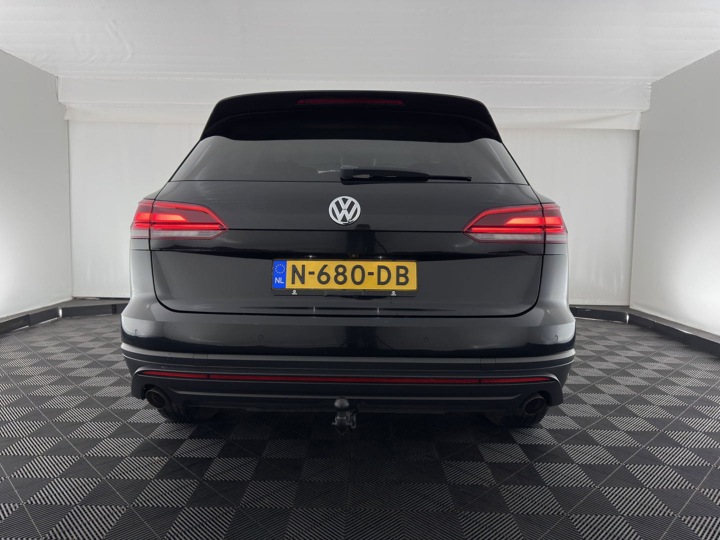 Volkswagen Touareg 3.0 TDI (INCL.BTW) Aut. *ADAPTIVE-CRUISE | LUXURY-LEATHER | FULL-LED | BLIND-SPOT | HEATED-COMFORTSEATS | AIR-SUSPENSION | KEYLESS | CAMERA | NAVI-FULLMAP | PRIVACY-GLASS | SHIFT-PADDLES | TOWBAR | 1