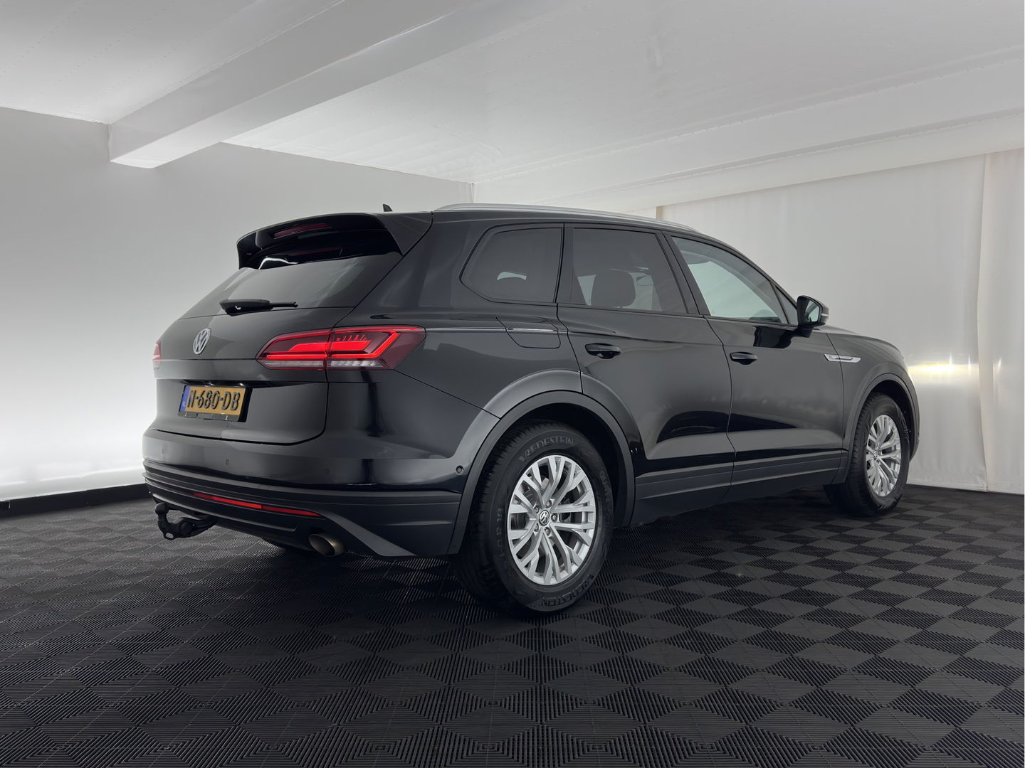 Volkswagen Touareg 3.0 TDI (INCL.BTW) Aut. *ADAPTIVE-CRUISE | LUXURY-LEATHER | FULL-LED | BLIND-SPOT | HEATED-COMFORTSEATS | AIR-SUSPENSION | KEYLESS | CAMERA | NAVI-FULLMAP | PRIVACY-GLASS | SHIFT-PADDLES | TOWBAR | 1