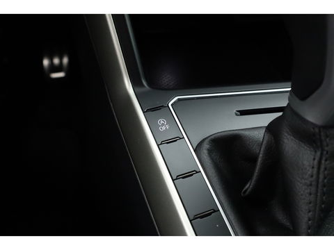 Volkswagen Taigo 1.0 TSI Life Business | Apple CarPlay | Navi | Travel Assist | Stoelverw. | PDC V+A