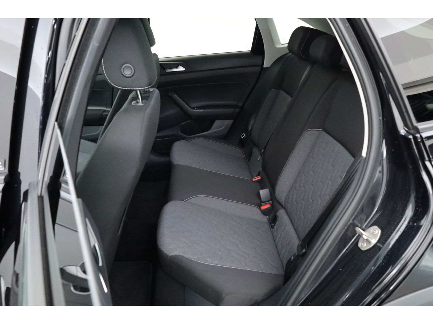 Volkswagen Taigo 1.0 TSI Life Business | Apple CarPlay | Navi | Travel Assist | Stoelverw. | PDC V+A