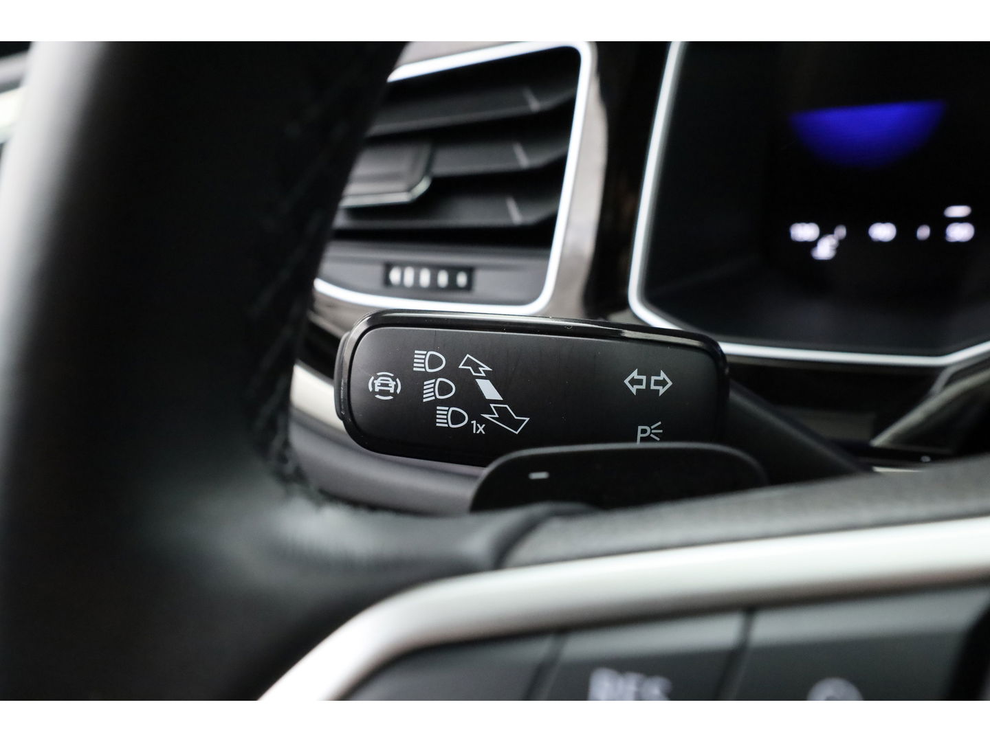 Volkswagen Taigo 1.0 TSI Life Business | Apple CarPlay | Navi | Travel Assist | Stoelverw. | PDC V+A