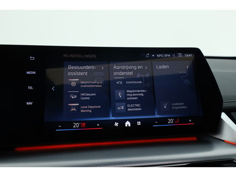 BMW X1 xDrive30e M Sport | Pano | Elek. trekhaak | HUD | Keyless | 360cam | Stoel- Stuurverw. | H&K